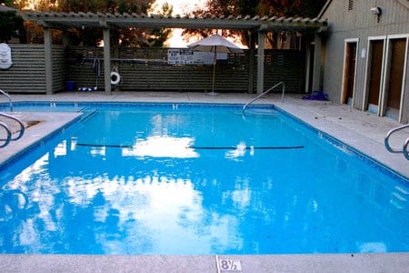 The Redwoods Apartments - Pool