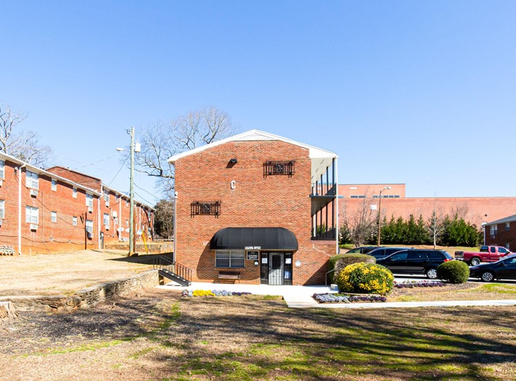 1295 West one and two bedroom apartments in Atlanta, GA