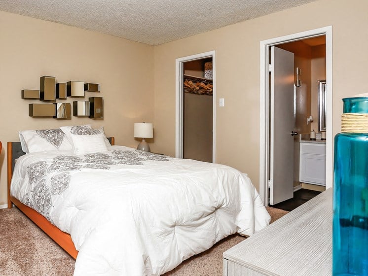 Spacious Bedroom With Closet at The Adelaide, Orlando