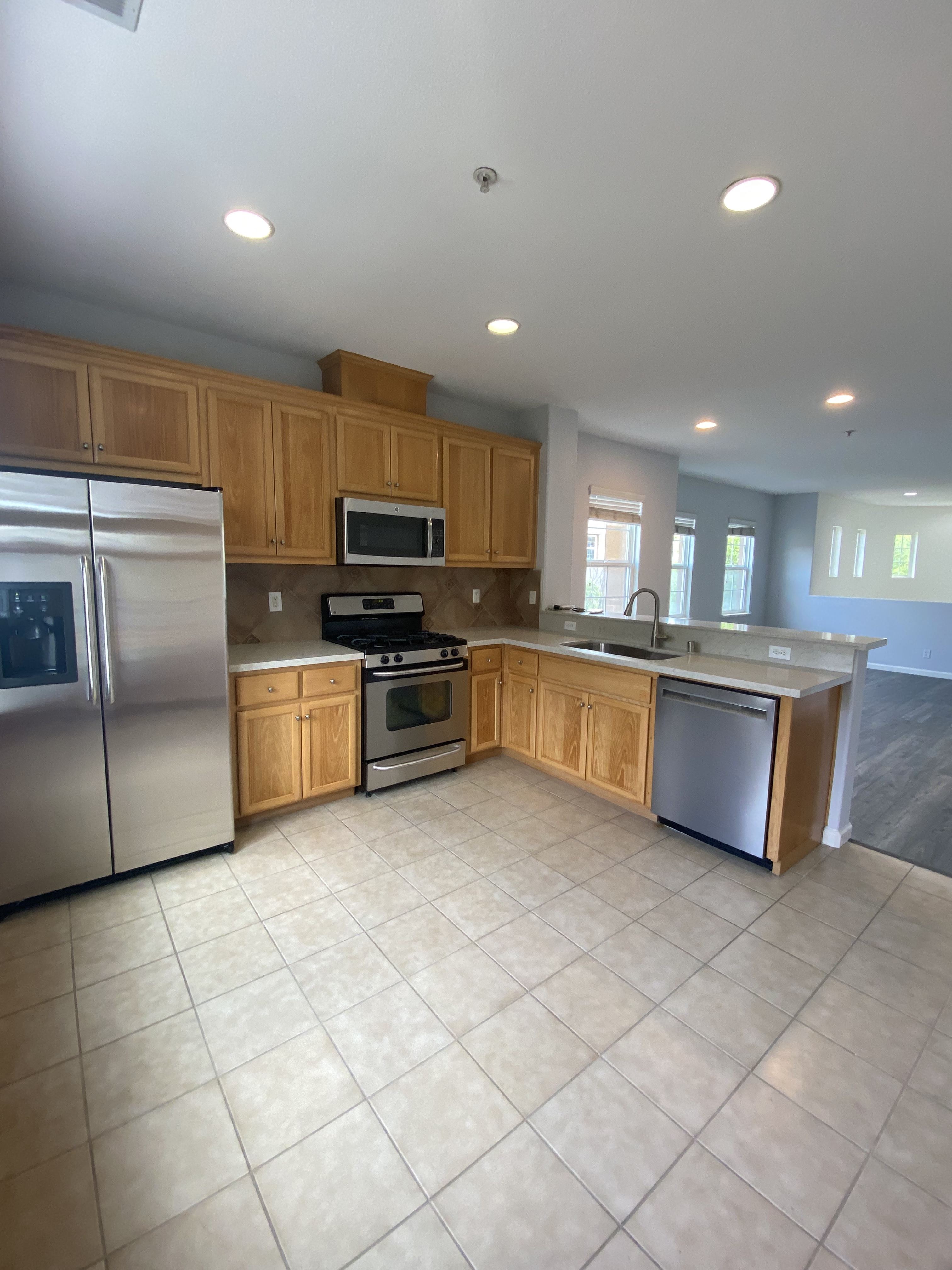 Townhouse 2395 Winepole Loop  San Jose, CA 95125