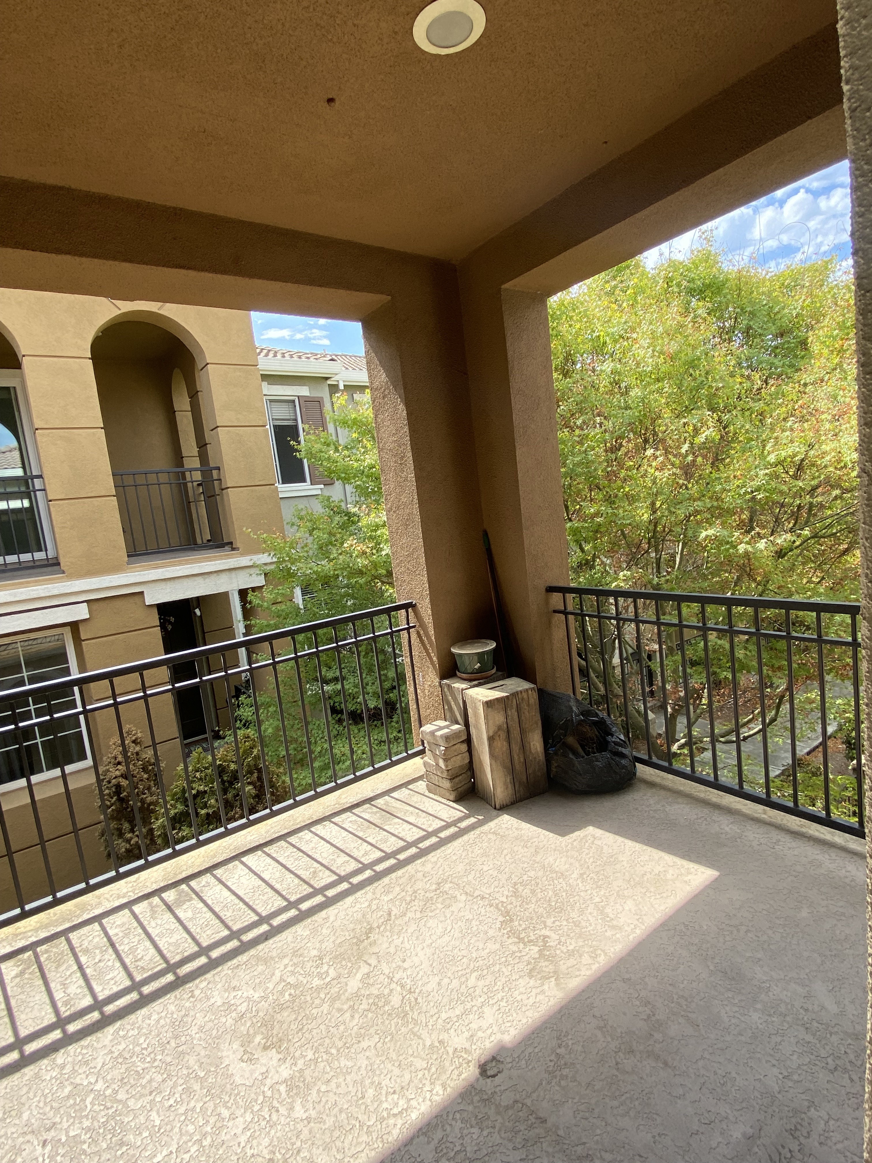 Townhouse 2395 Winepole Loop  San Jose, CA 95125