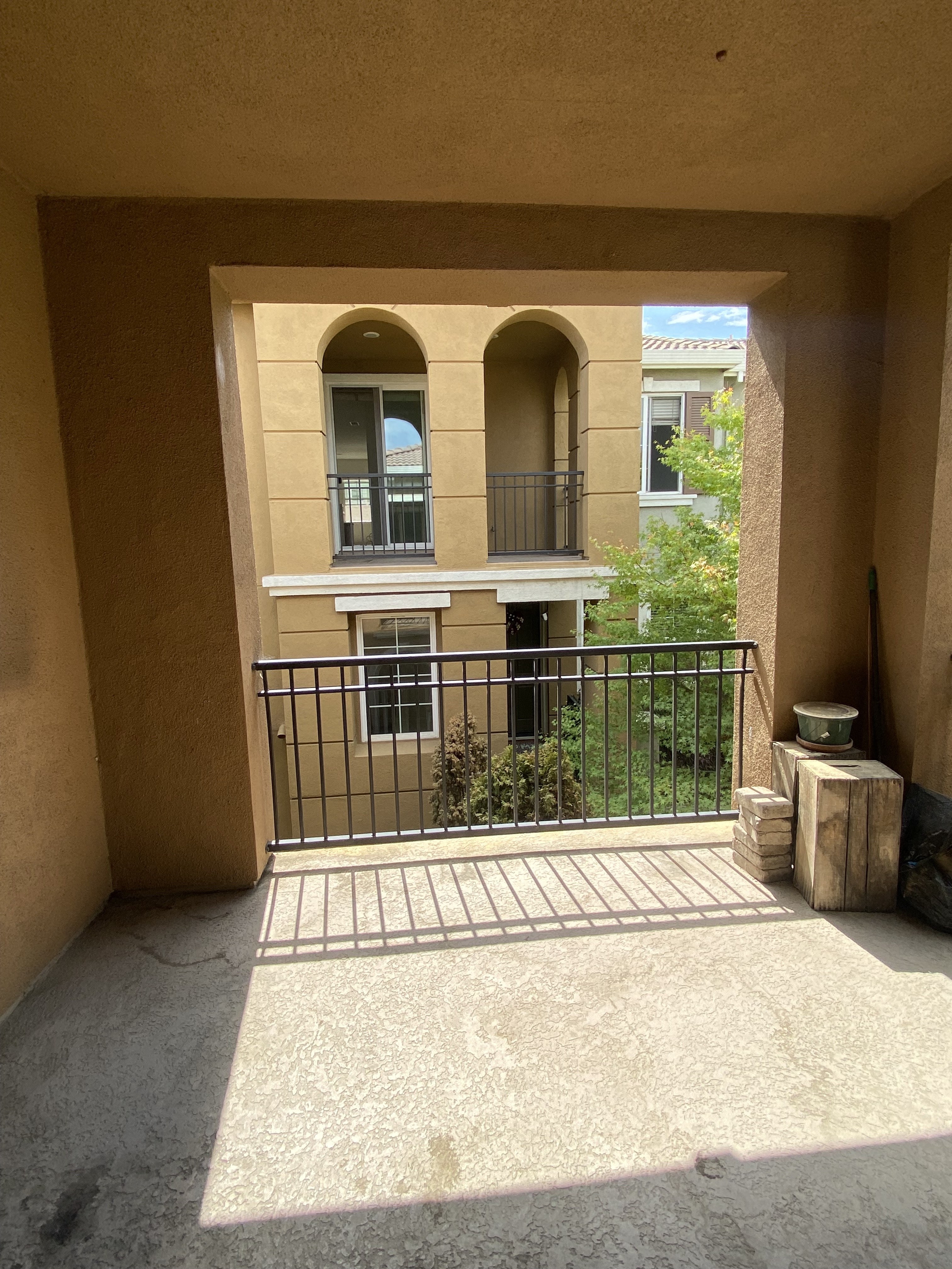 Townhouse 2395 Winepole Loop  San Jose, CA 95125