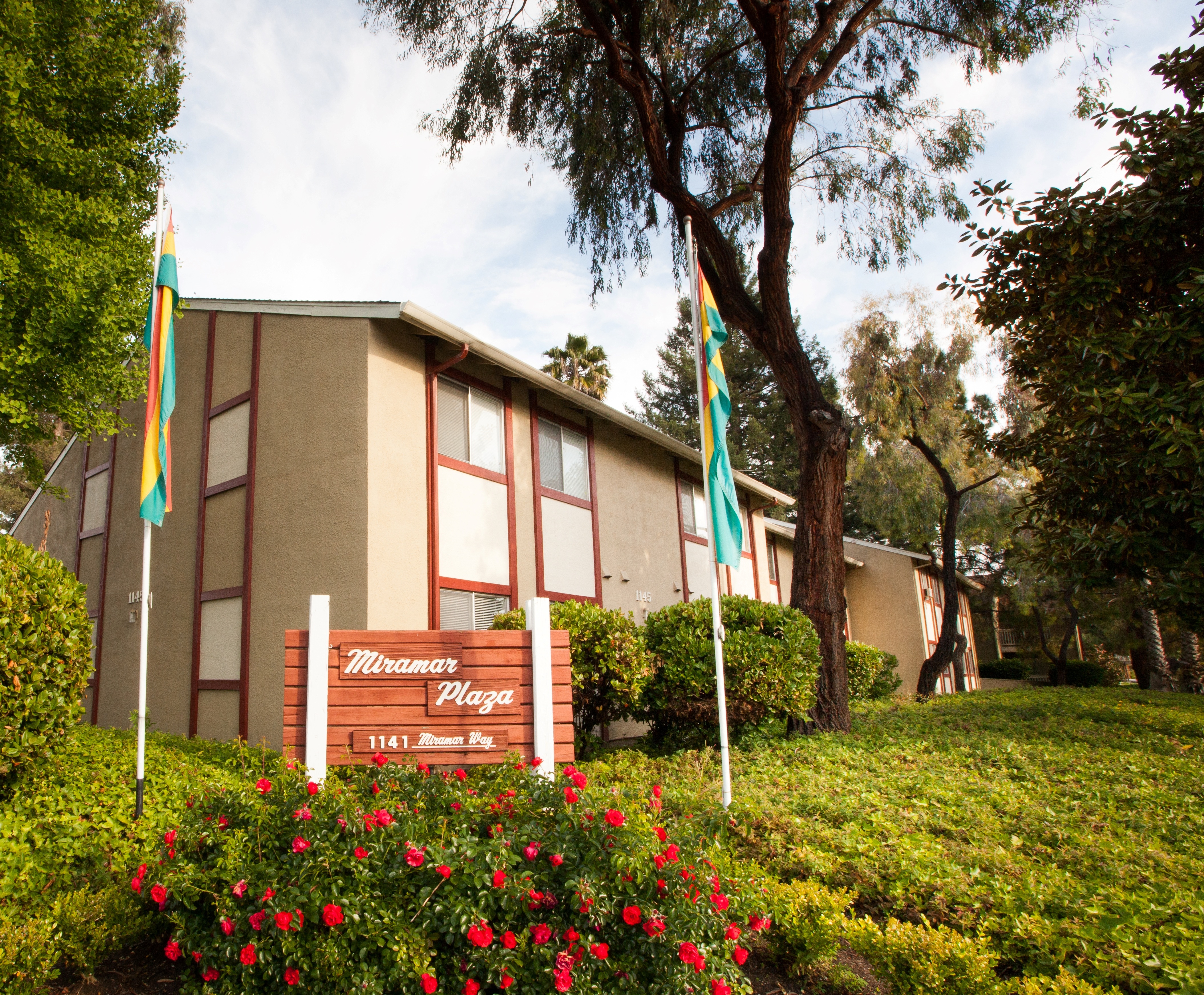 Miramar Plaza Apartments | Apartments in Sunnyvale, CA