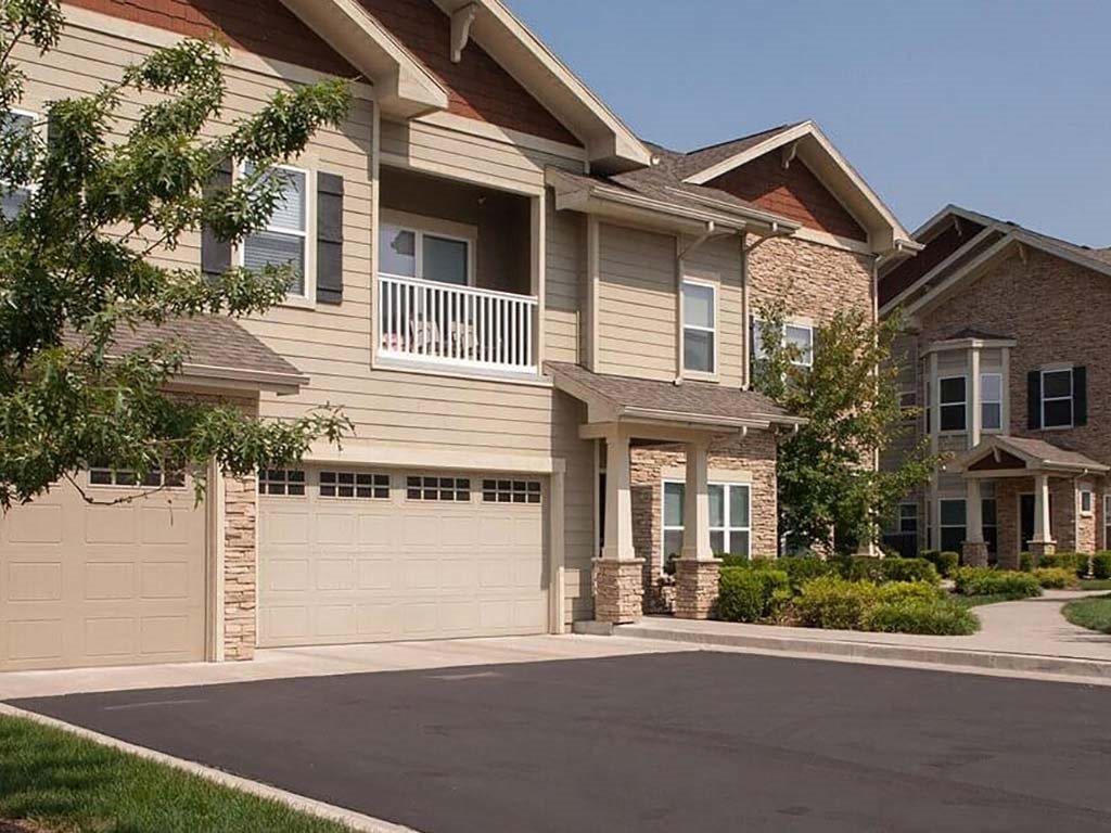 Garages Available at Villas at Carrington Square, Overland Park