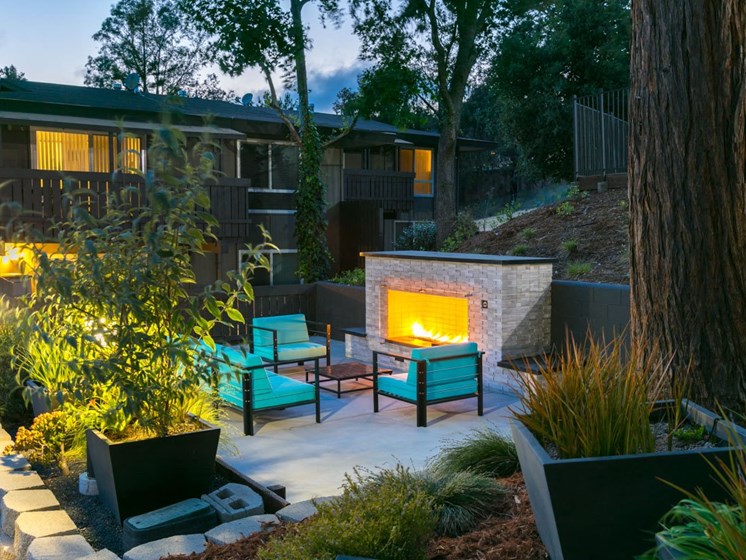 Outdoor courtyard with fire pit at 1038 on Second, Lafayette, California