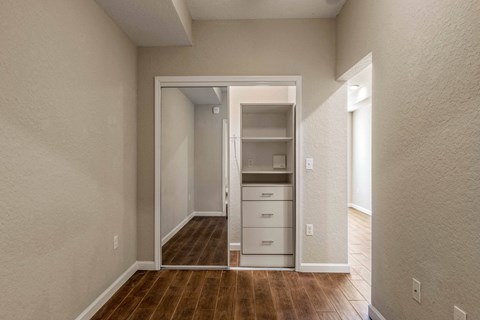 Minimalist Closet