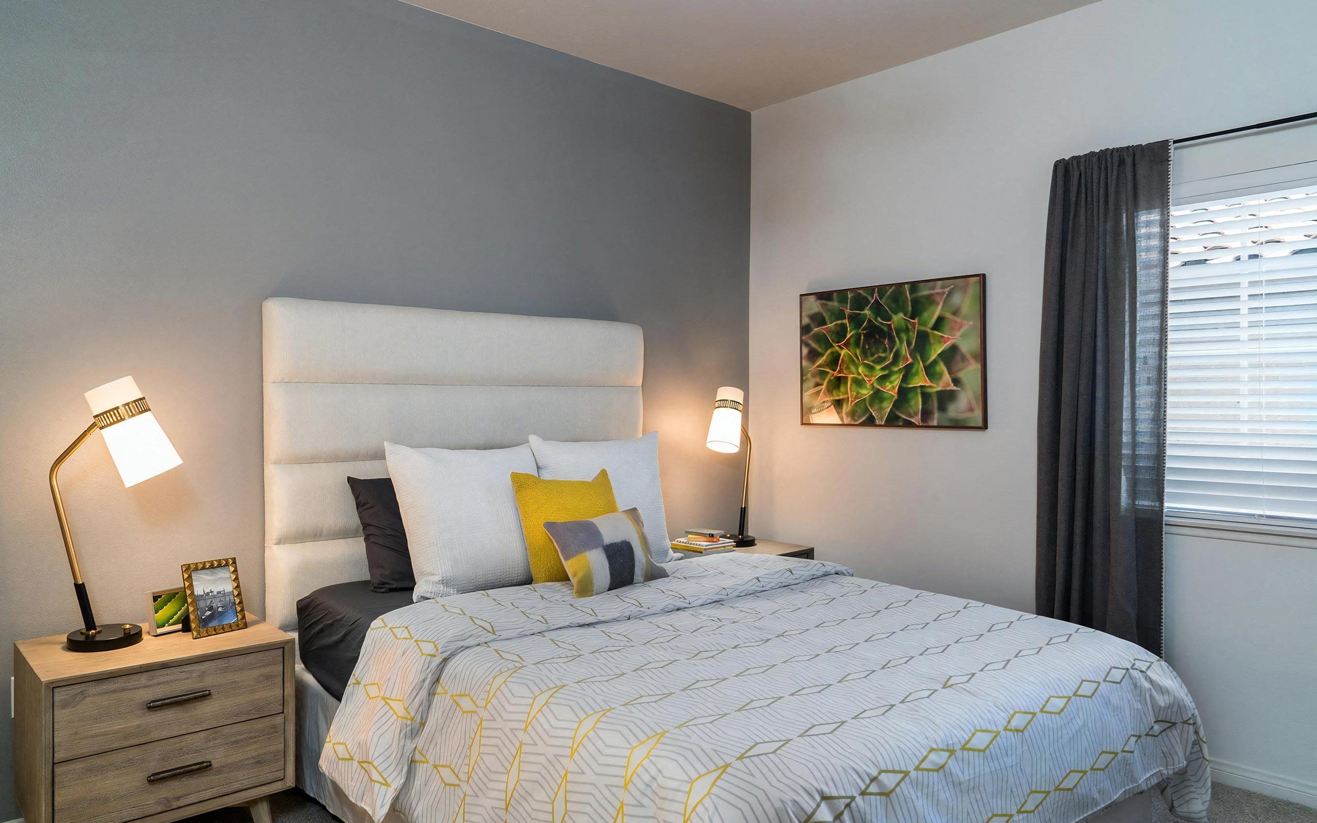 King-Size Bedroom Featuring Neutral Tones and Modern Nightstands