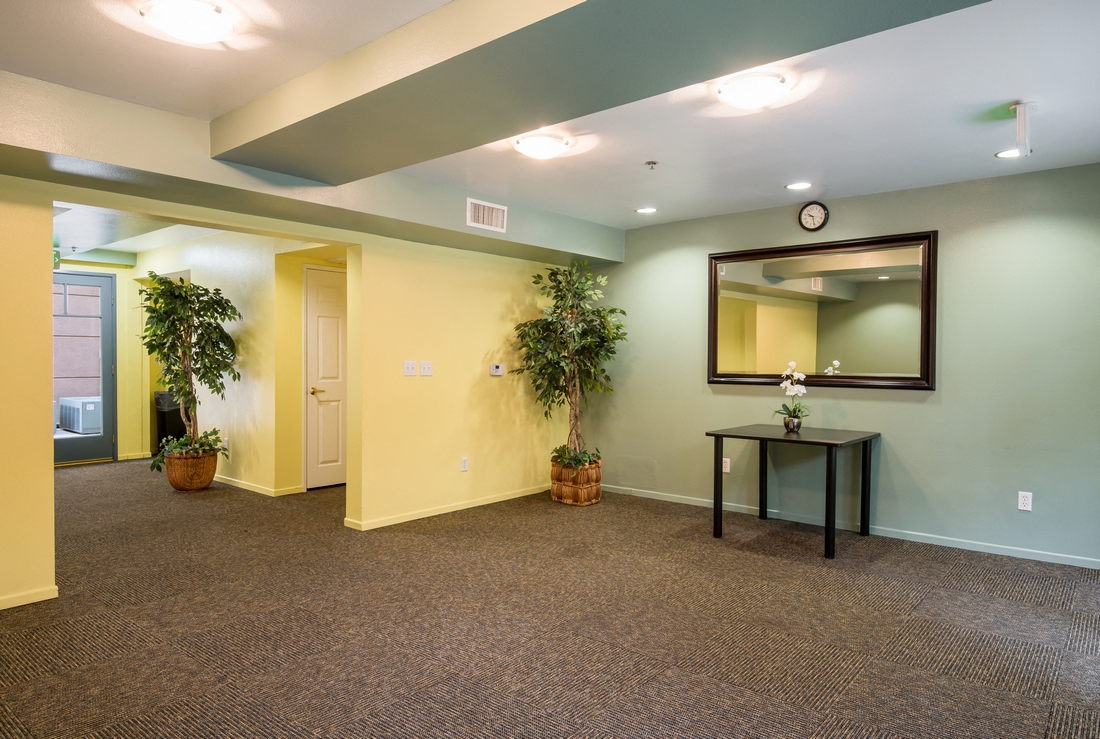 Photos and Video of Carlton Court / Metro Hollywood Apartments in Los Angeles, CA