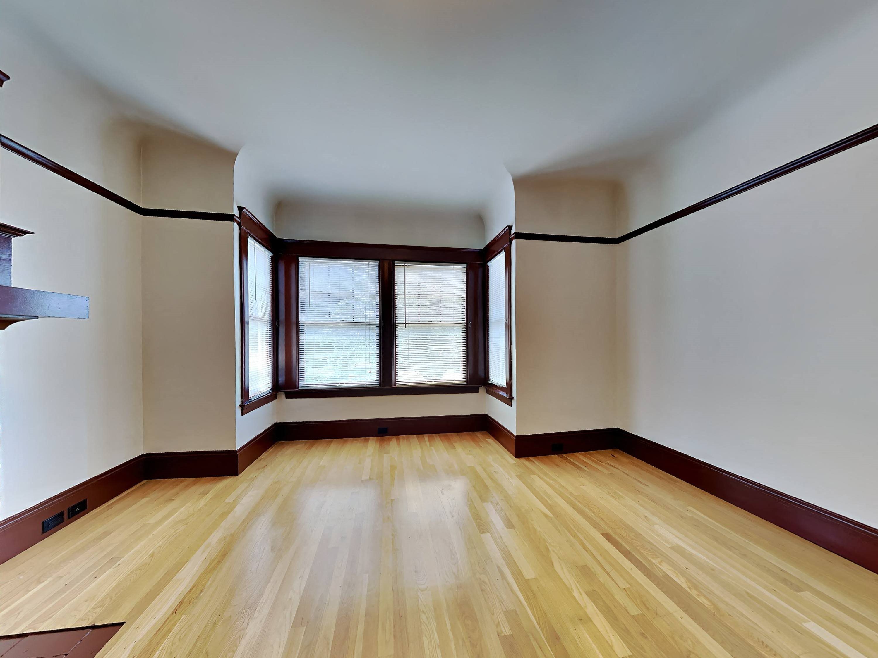 Gallery Photo 8