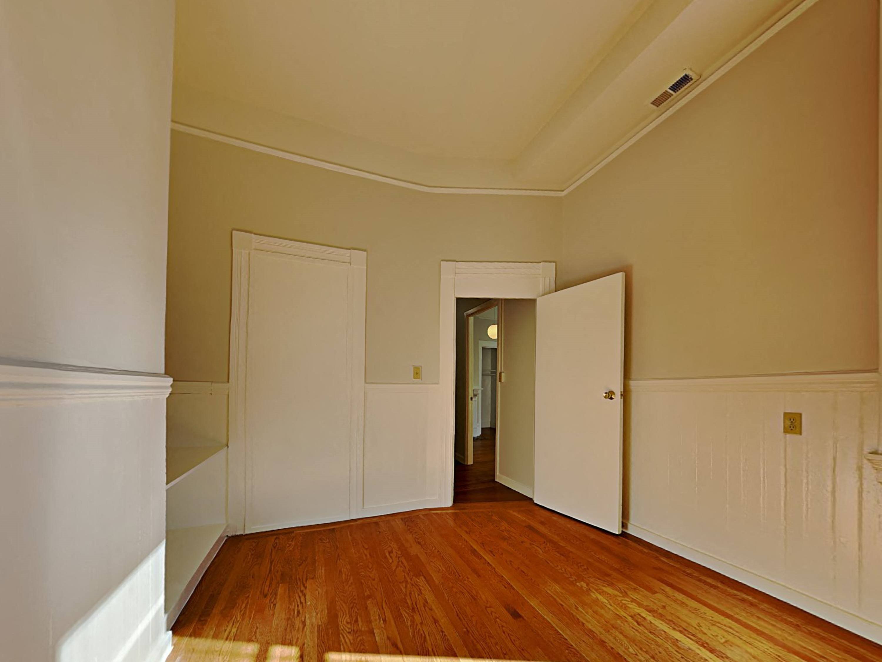 Gallery Photo 12