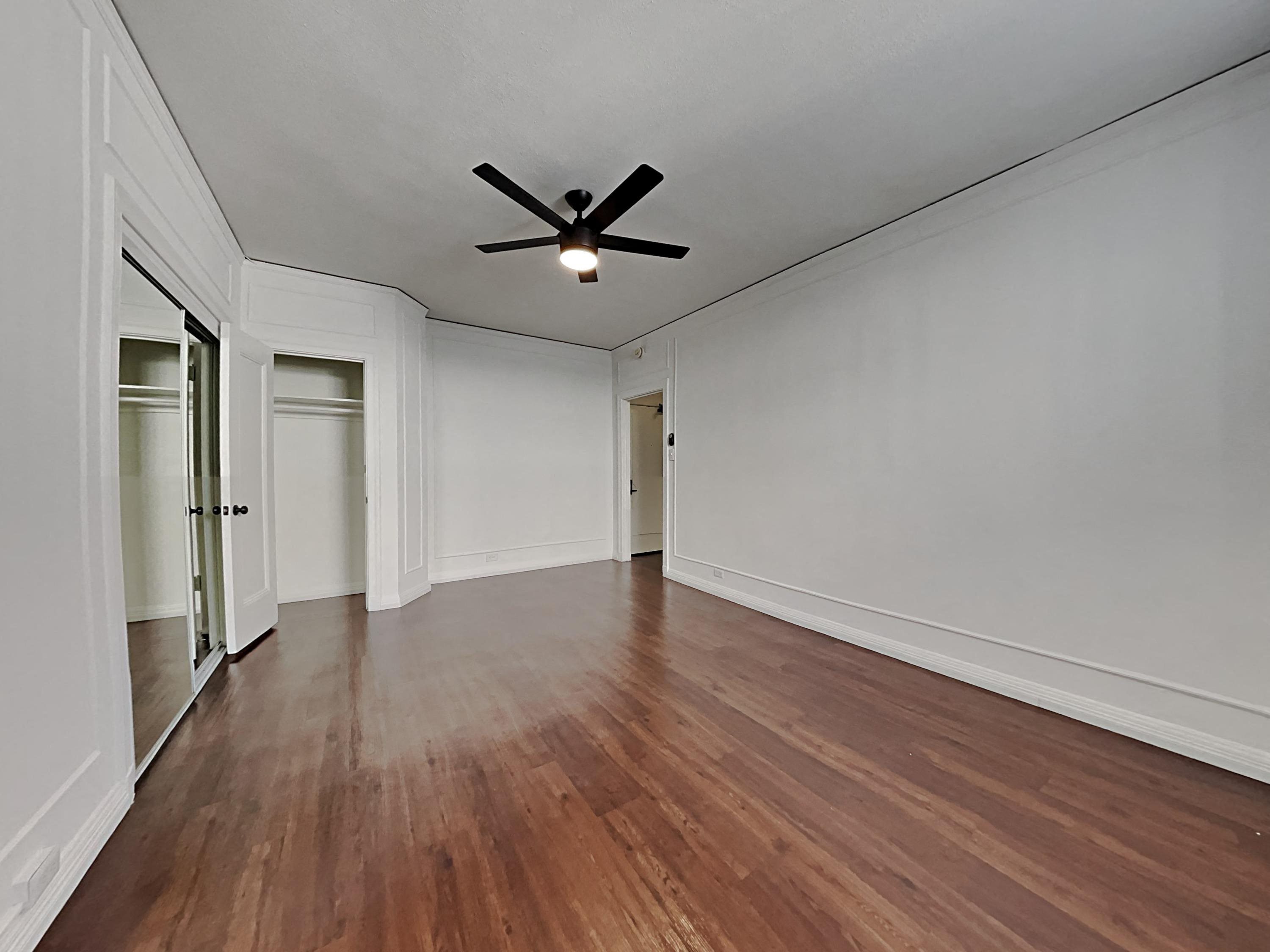 Gallery Photo 16