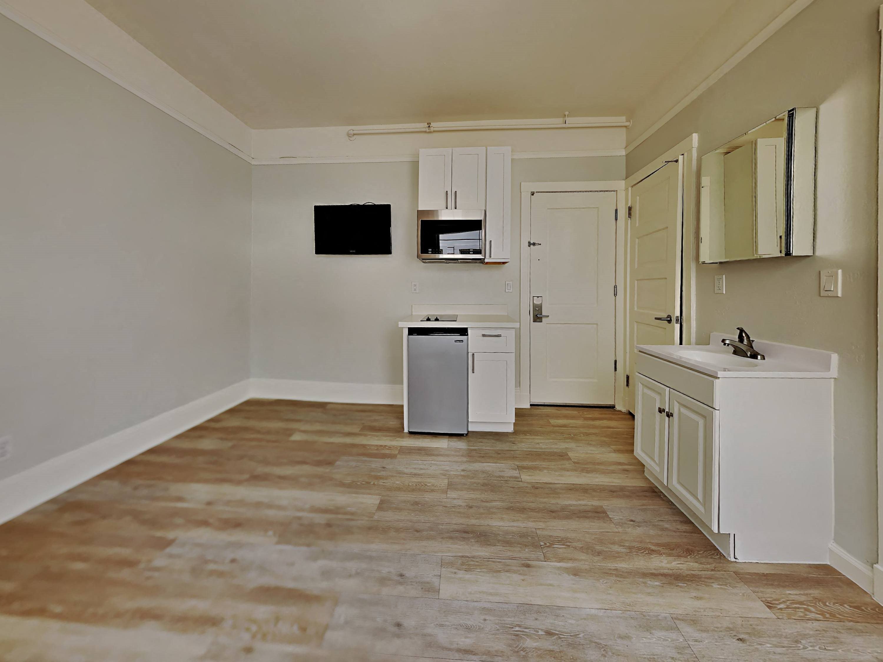 Gallery Photo 8