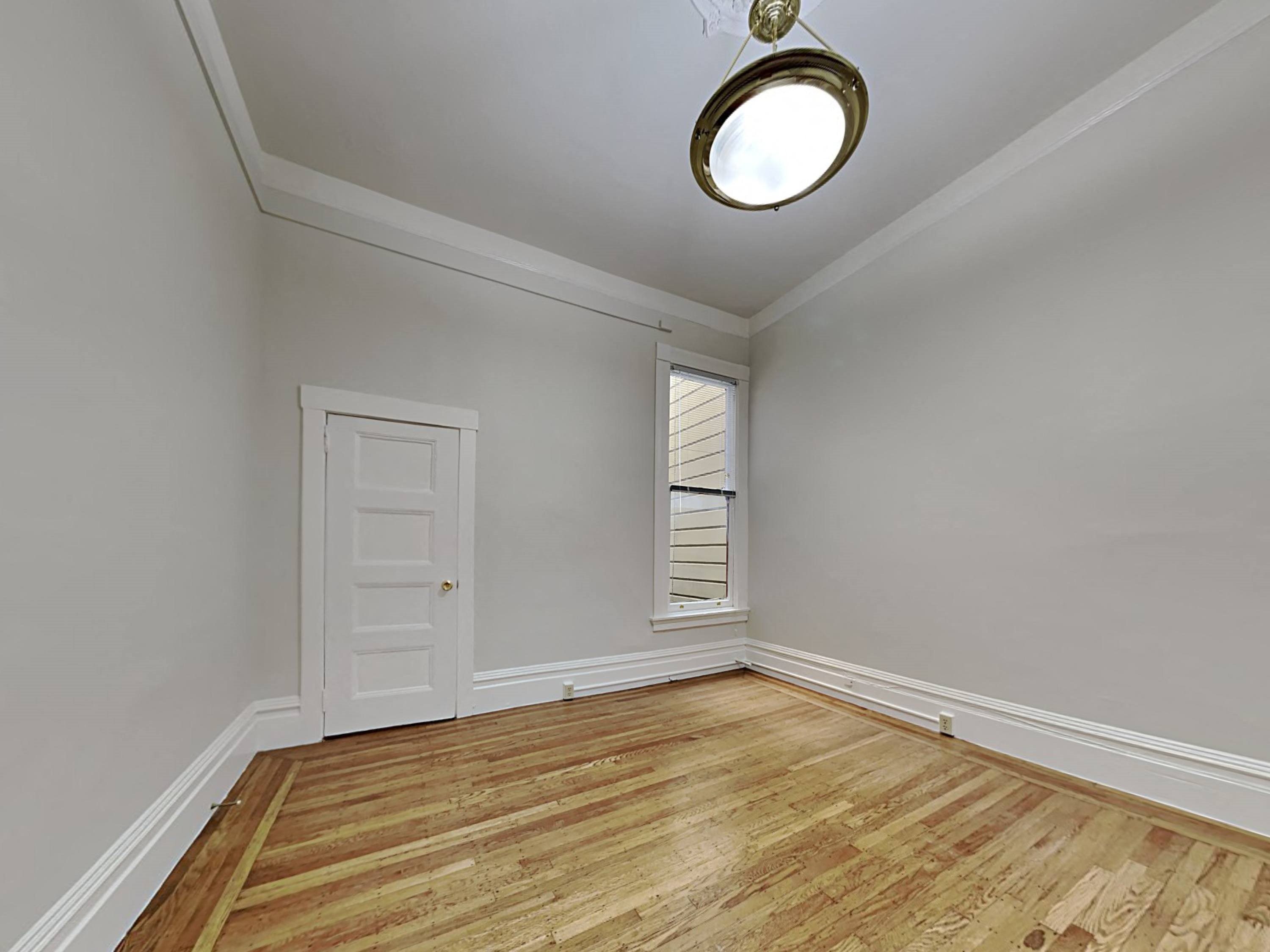 Gallery Photo 9