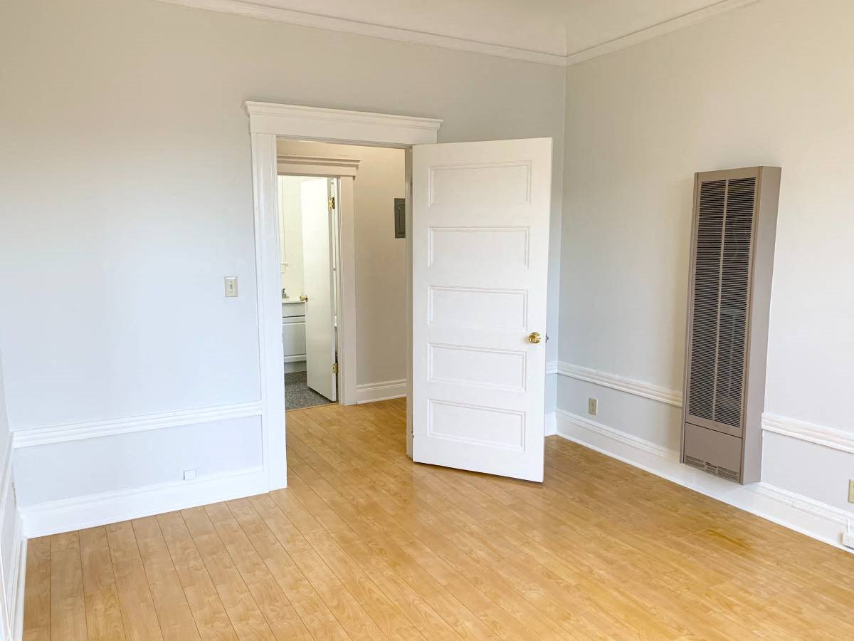 Gallery Photo 16