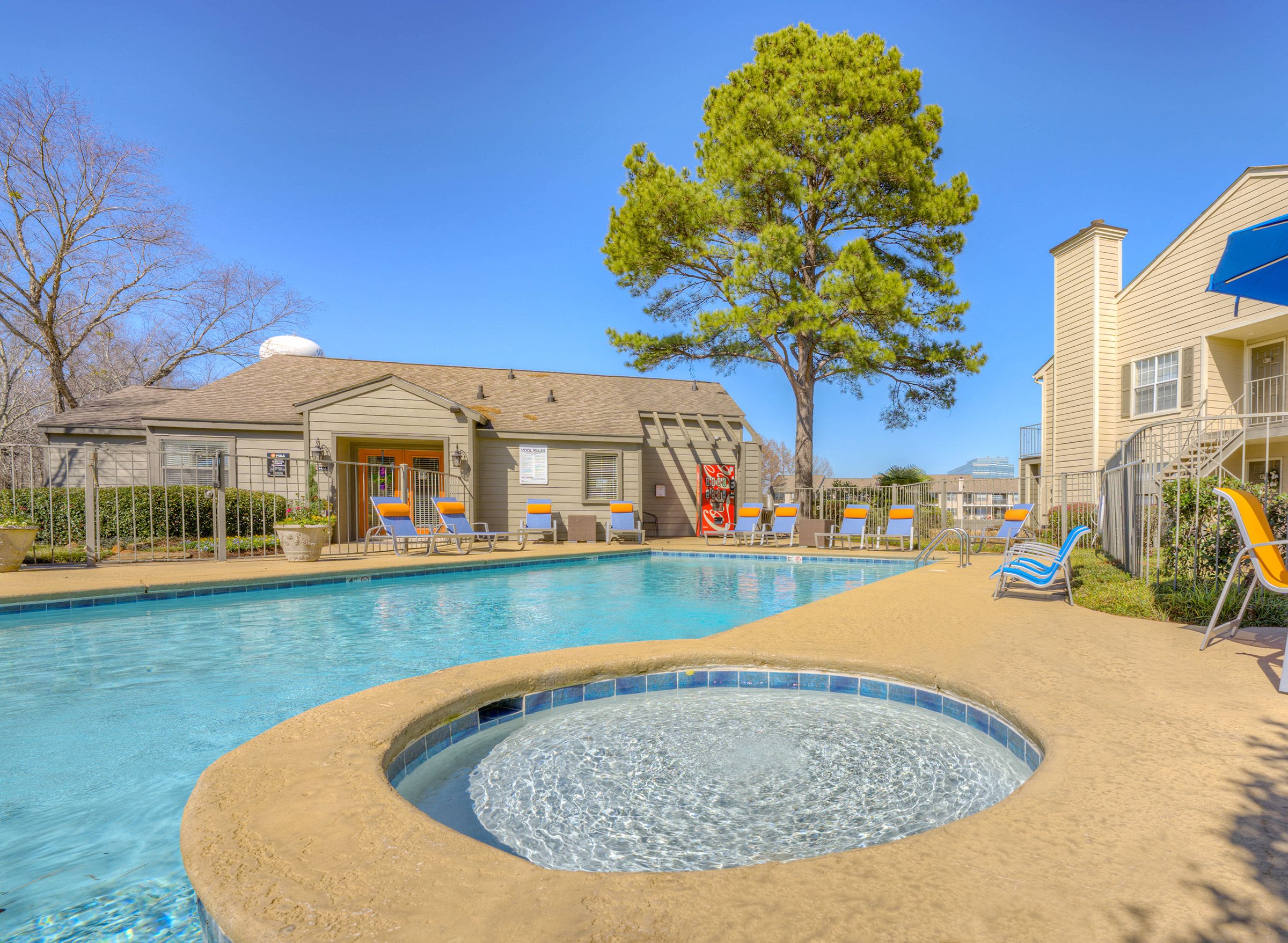 Reflection Pointe Apartments in Flowood, MS