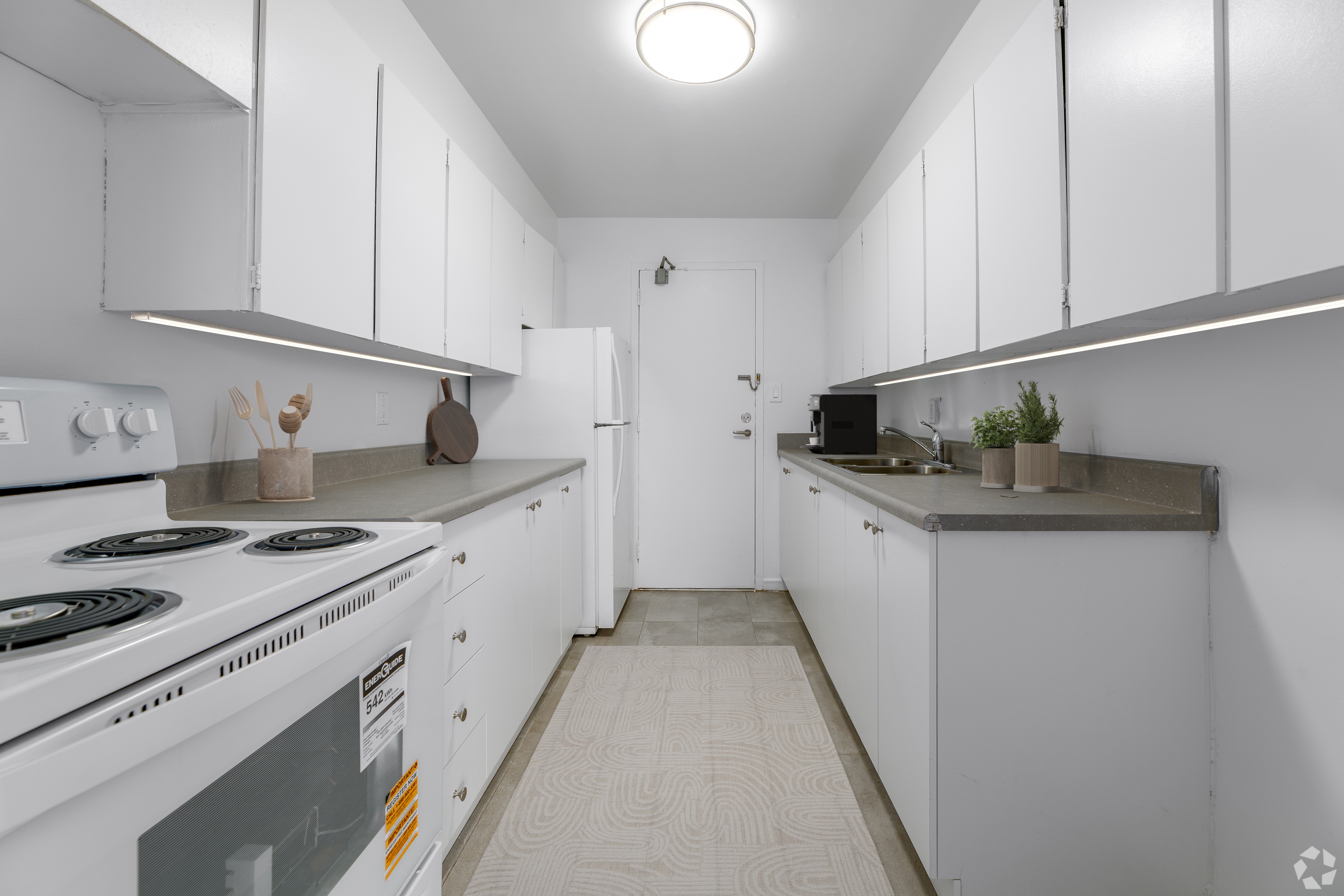 Rideau Towers - 49 Thorncliffe Park Drive - 3 Bedroom 5