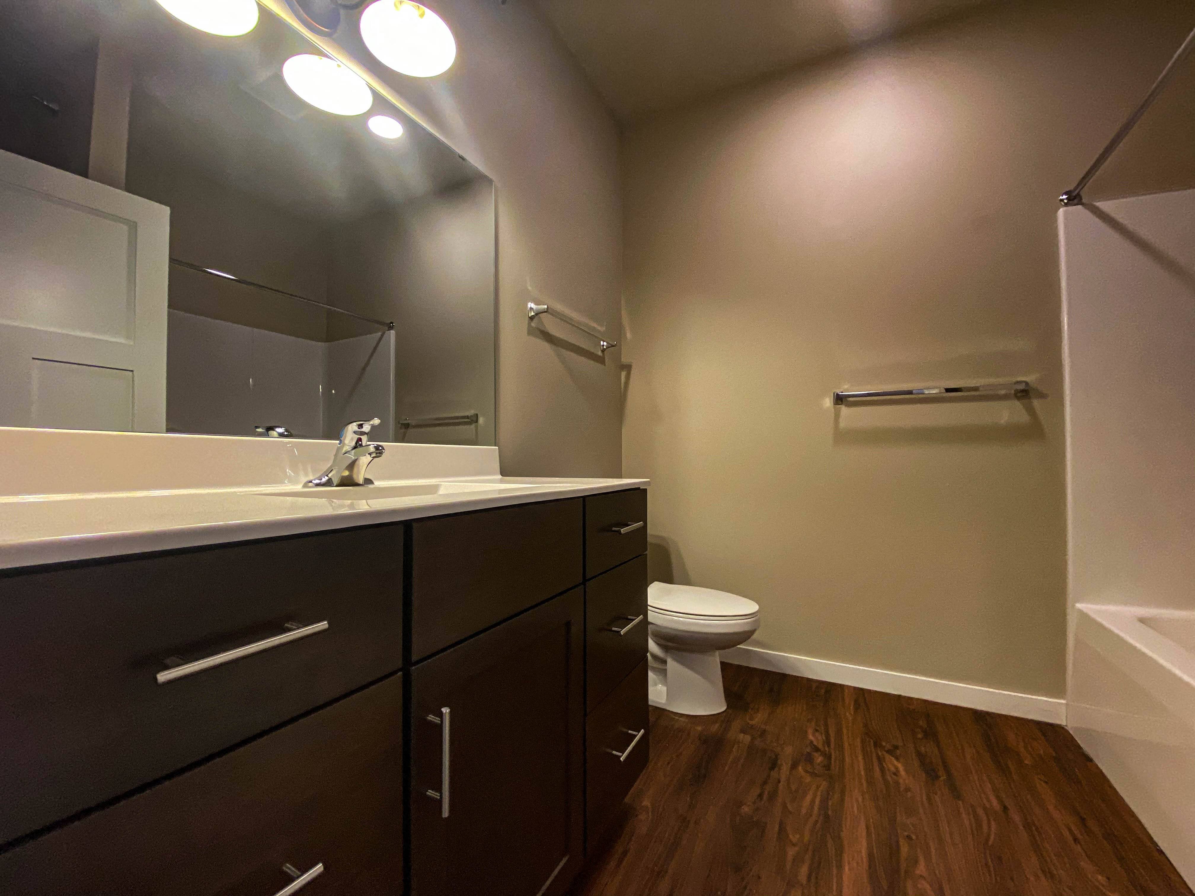 Full Bath | 2 BR Townhome 2 BR | Great River | Three Sixty