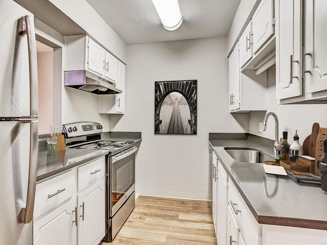 Henley and Remy Apartments Kitchen