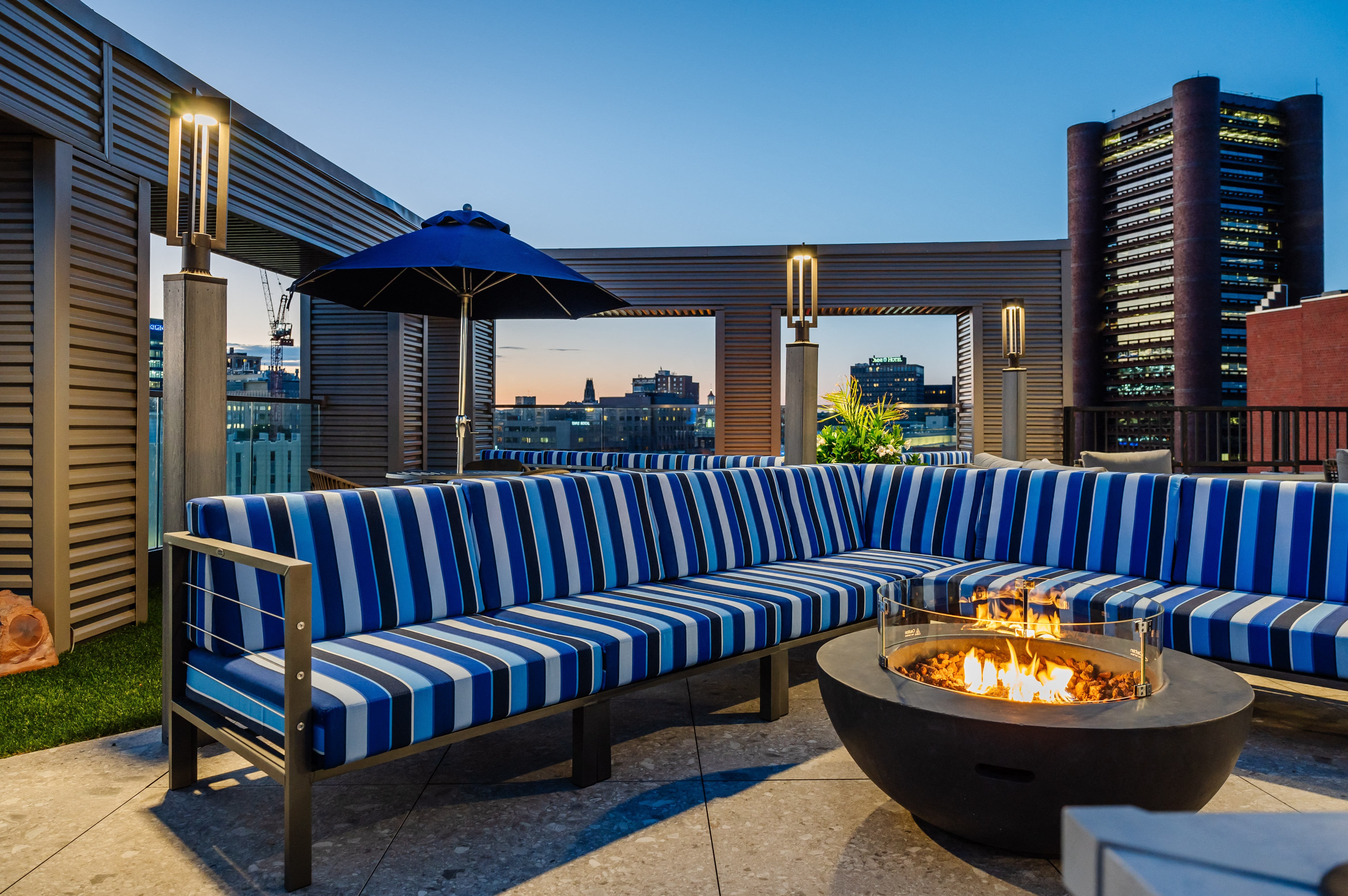 Rooftop Lounge & Fire Pits