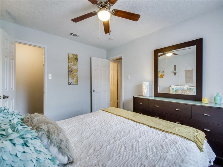 Spacious Bedroom With Closet at Wildwood Apartments, CLEAR Property Management, Austin
