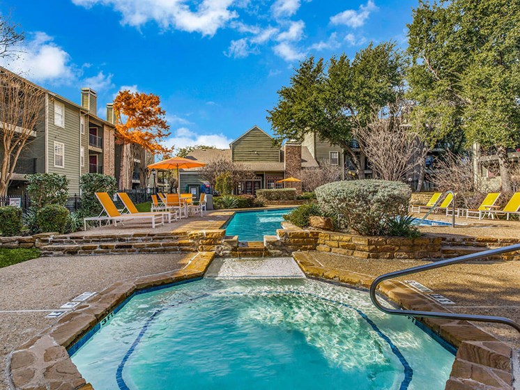 Hot Tub And Swimming Pool at Newport Apartments, CLEAR Property Management, Texas, 75062