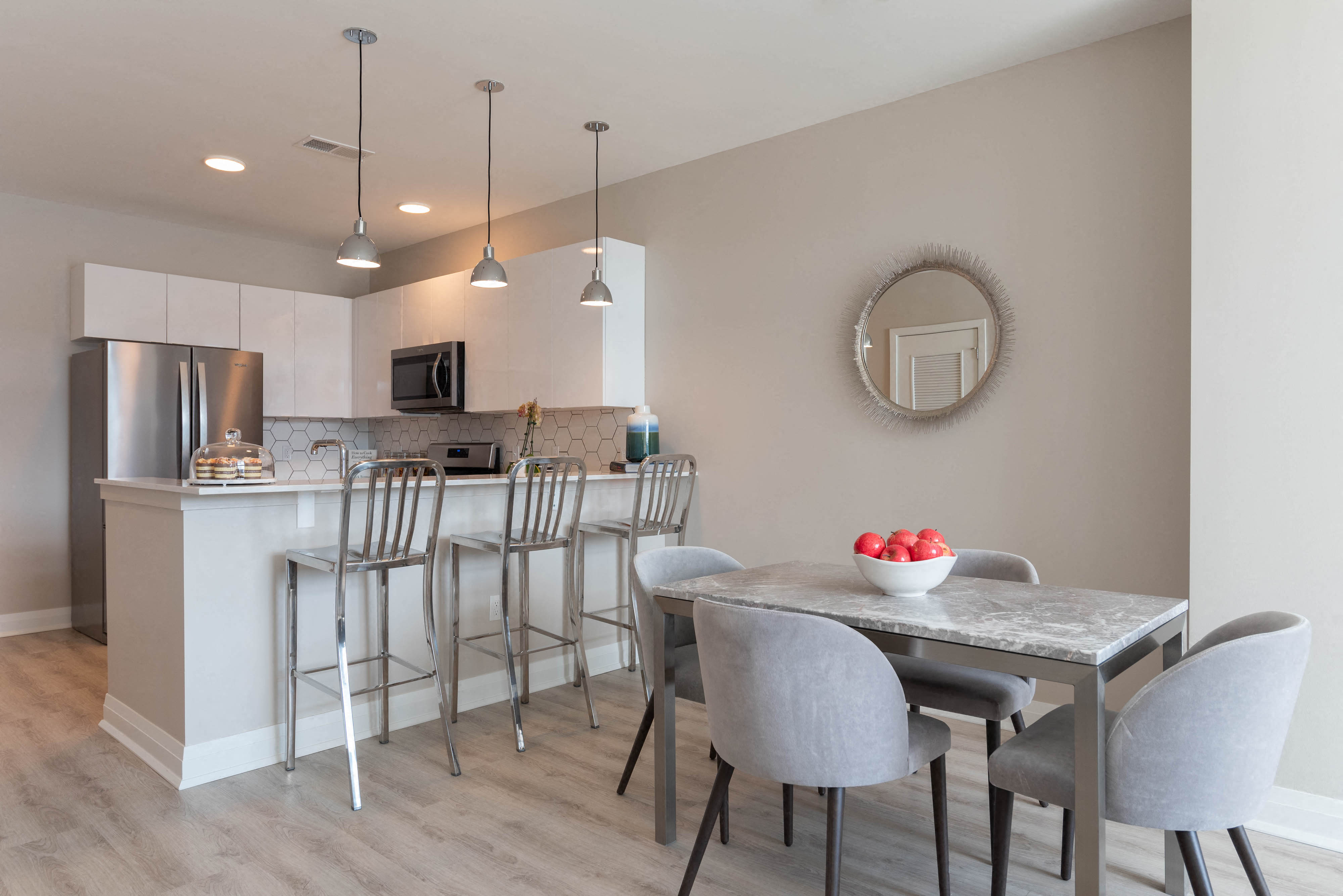 Stratus Kitchen with Dining Area