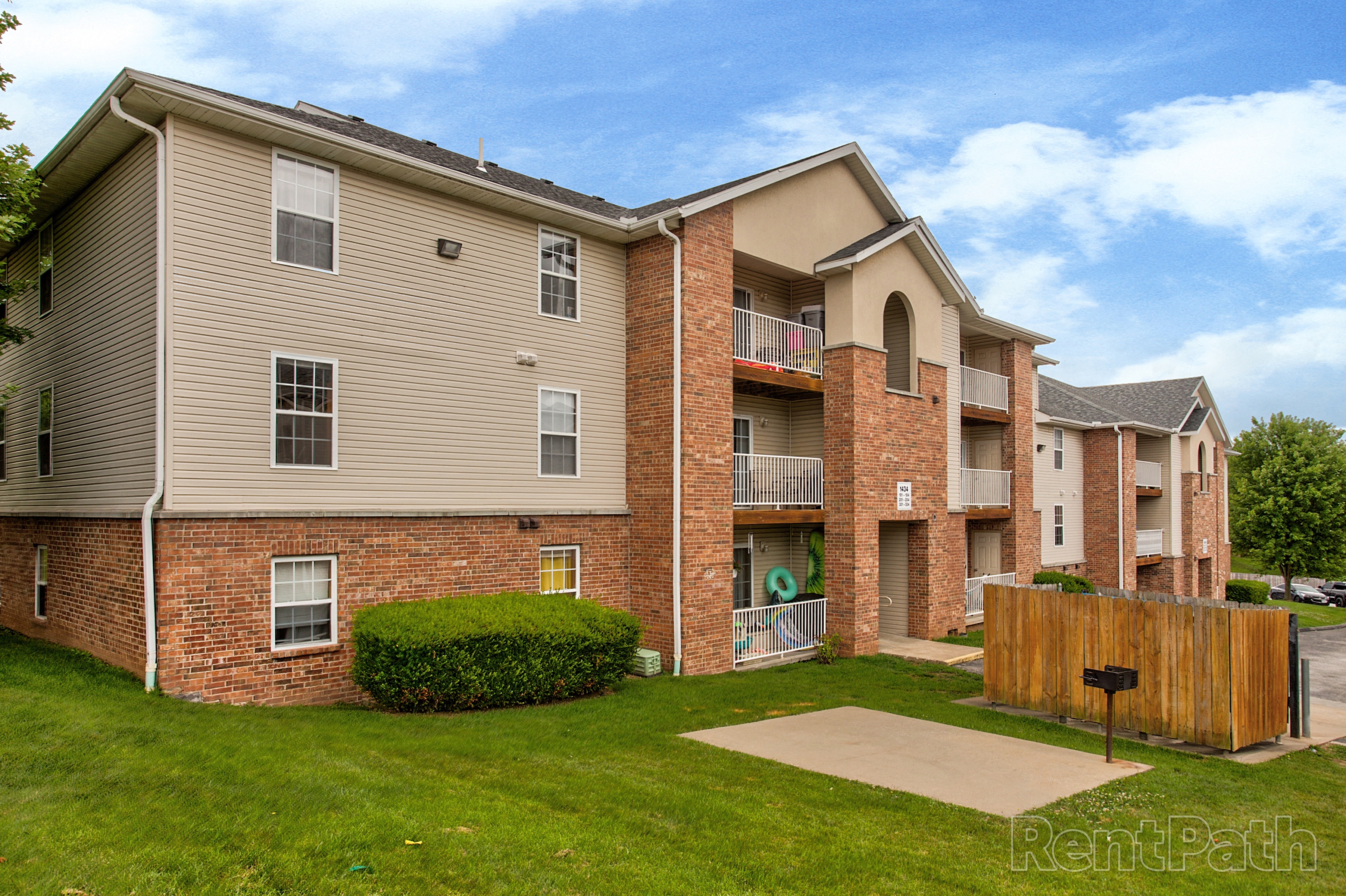 Photos and Video of Quail Creek Apartments in Springfield, MO