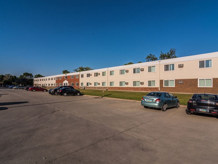 Amberwood Court Apartments | Grand Forks, ND