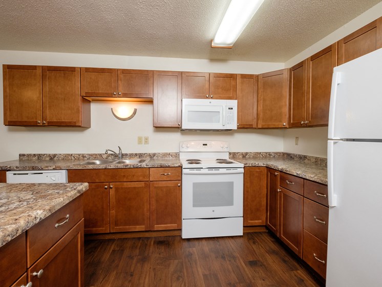 Cedars 2 Apartments | Kitchen