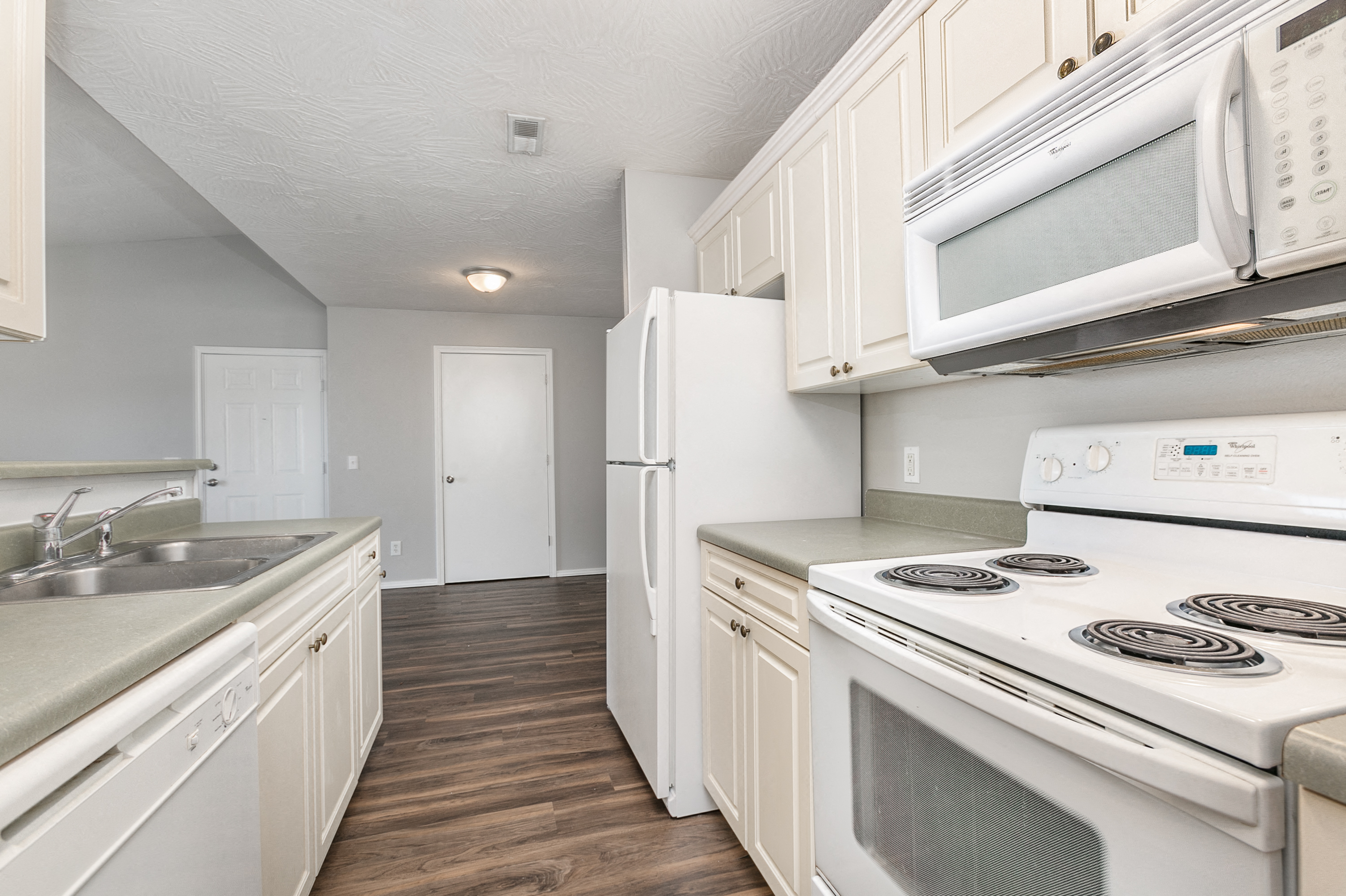 Photos and Video of Quail Creek Apartments in Springfield, MO