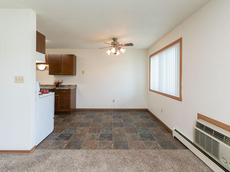 Islander Apartments | Dining Room