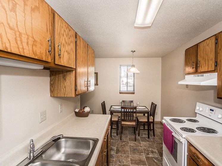 Library Lane Apartments | Kitchen