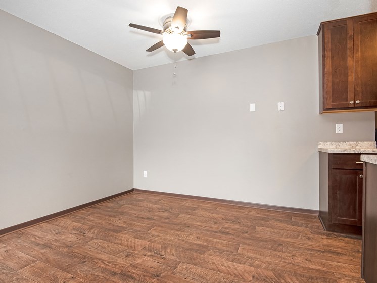 Maplewood Apartments | Dining Room