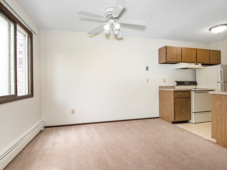 Maplewood Apartments | Dining Room