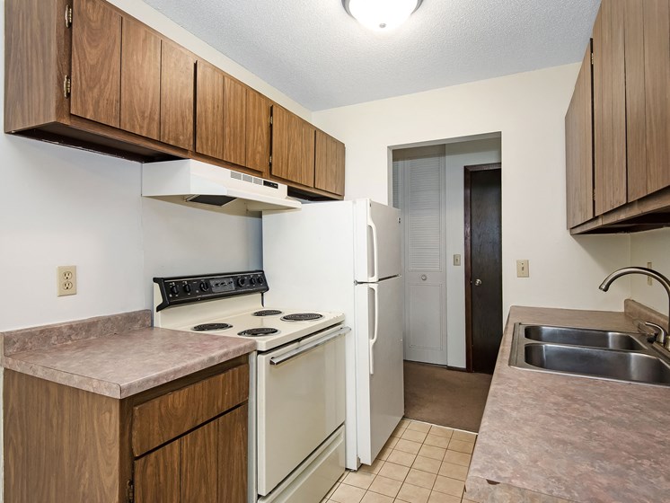 Maplewood Apartments | Kitchen