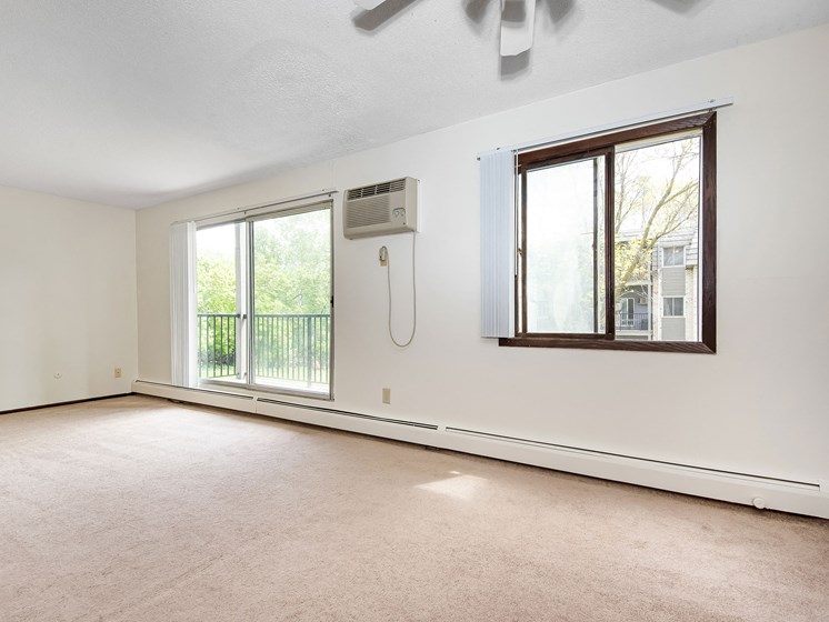 Maplewood Apartments | Living Room