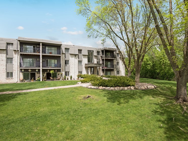 Maplewood Apartments | Maplewood, MN