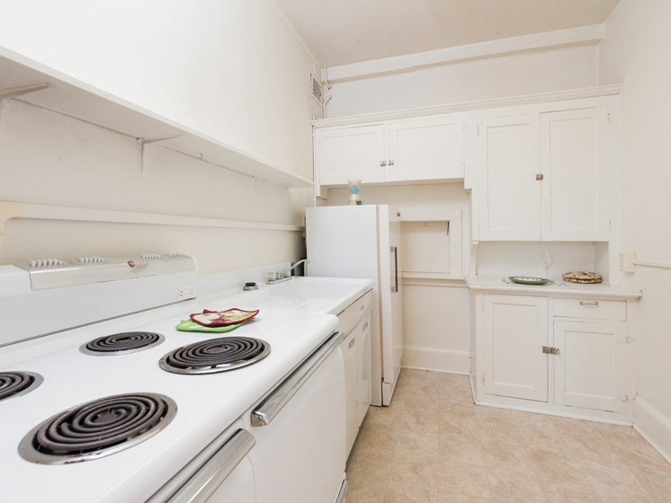 Mason Apartments | Efficiency - Kitchen