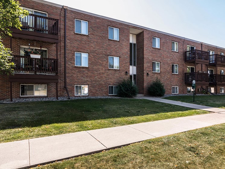 Mayfair Apartments | Grand Forks, ND