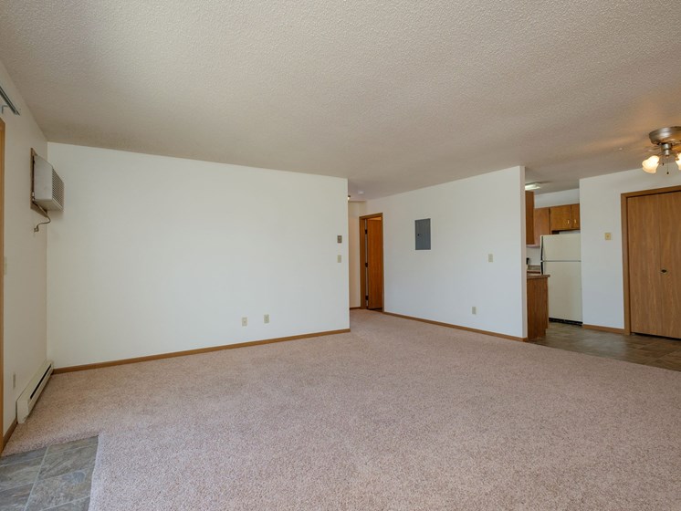 Oak Court Apartments | Living Room