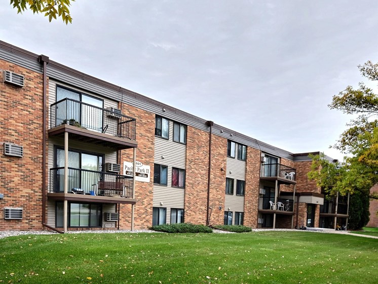 Pacific Park II Apartments | Fargo, ND