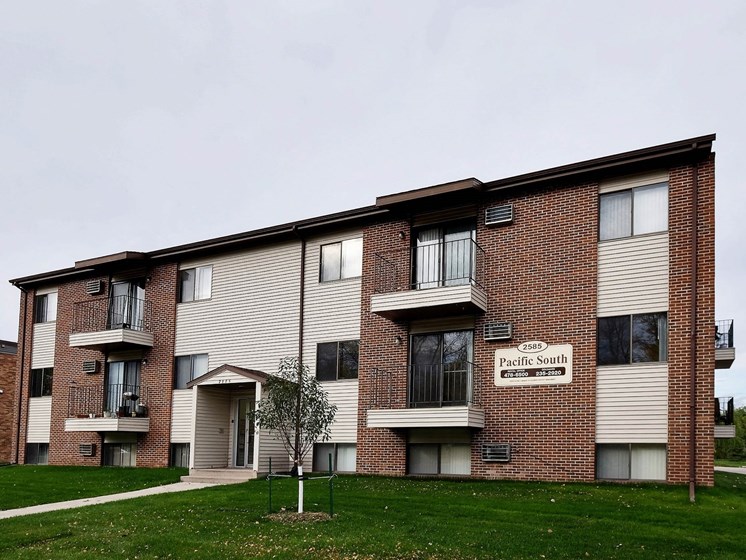 Pacific South Apartments | Fargo, ND