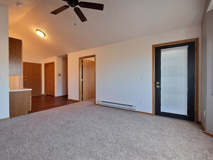 Somerset Apartments | Living Room