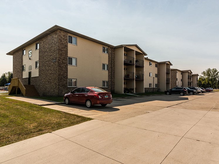 Sunview Apartments | Grand Forks, ND