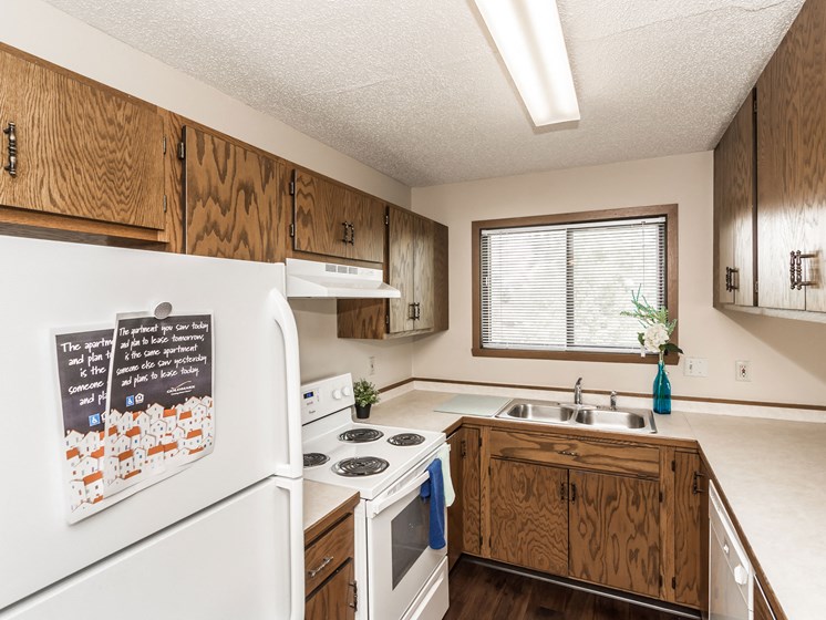 Harrison & Richfield Apartments | Kitchen