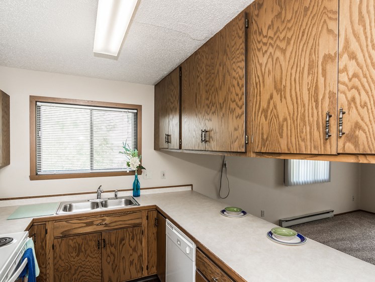 Harrison & Richfield Apartments | Kitchen