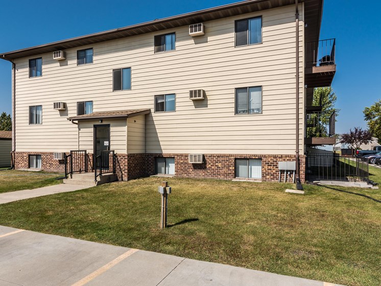Harrison & Richfield Apartments | Exterior