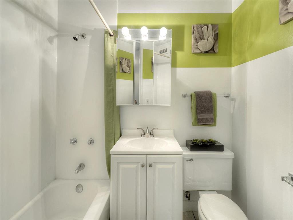 Modern fitting in bathrooms, at Prairie Shores, Illinois