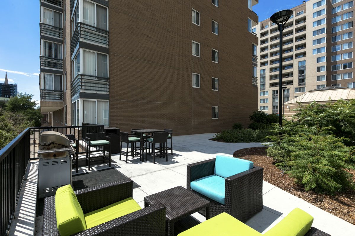 Photos, 3D Tours and Video | 300 East Seventeenth Apartments