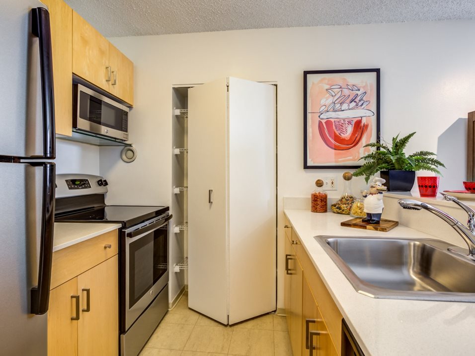 High End Apartment Community Photos Apartments For Rent With Home Office Space Asbury Plaza High End Apartment Community Photos Apartments For Rent With Home Office Space Asbury Plaza